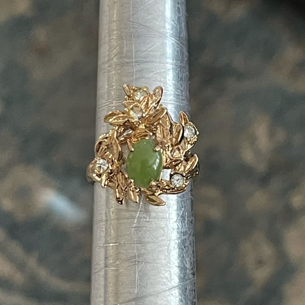 18KT HGE jade rhinestone ring - Picture 4 of 10